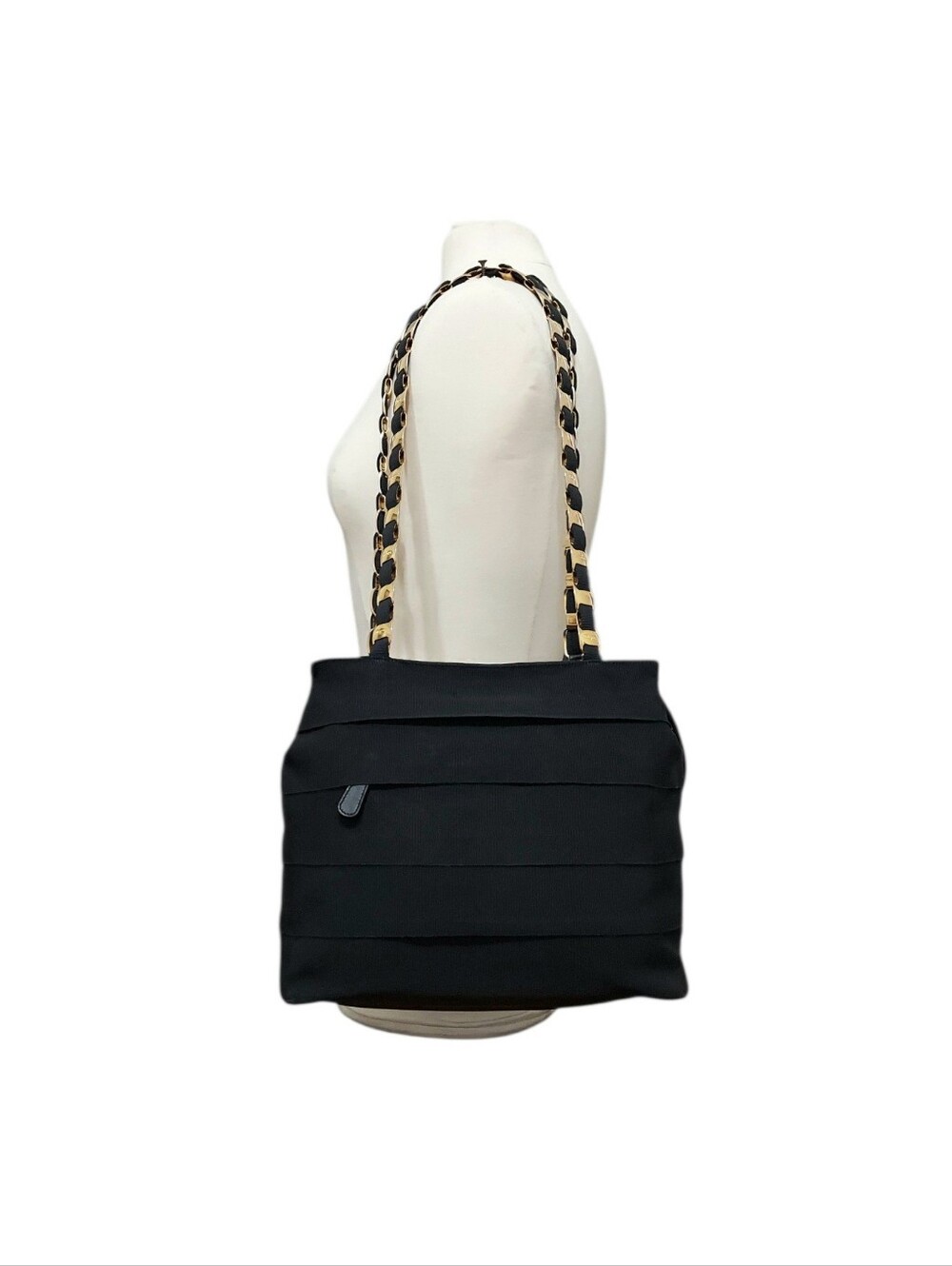 Ferragamo Chain-Handle Shoulder Bag In Black